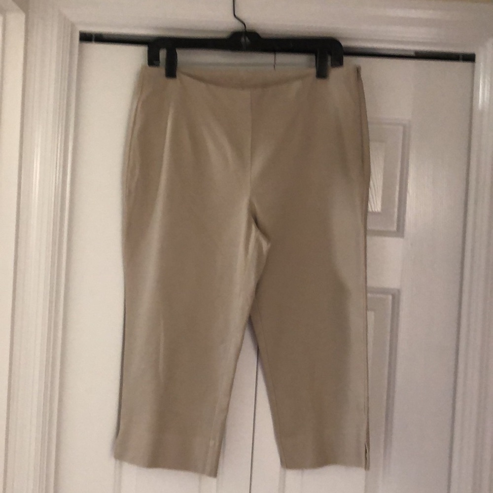 Chico’s khaki crop pants size 1 excellent condition
